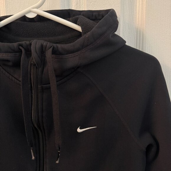 Nike Therma-Fit Black Zip-Up Hoodie – Cozy & Sporty Essential 🖤 - Picture 2 of 4